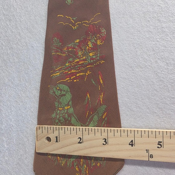 Vintage Arco Brown Hunting Dog Duck Print Silk Necktie Men's Fashion Accessory